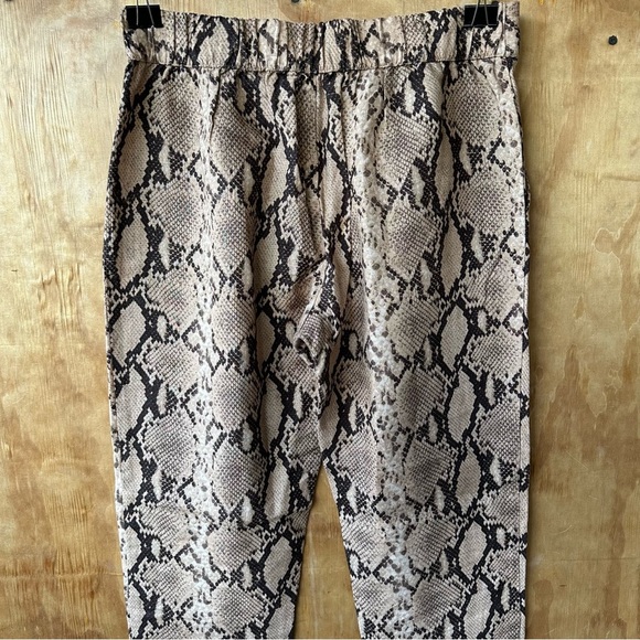 Enza Costa Snake Print Python Linen Pull On  Lightweight Tapered Pant - Picture 5 of 16